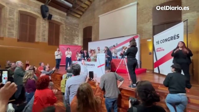 Ovación a Mónica Oltra tras presentarse como candidata al Ayuntamiento de València