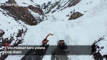 Van-Hakkari kara yoluna çığ düştü