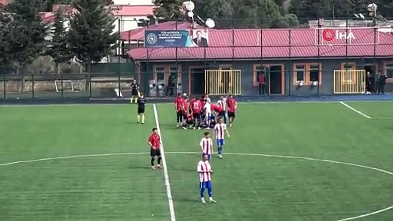 Kahramanmaraş’ta bilinci kapanan futbolcu dakikalarca sedye ve ambulans bekledi | Ajansspor | IHA