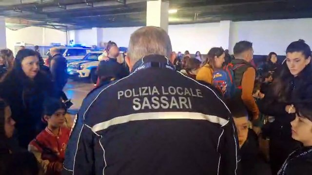 Sassari, il comando della polizia locale invaso dai bambini per l'open day