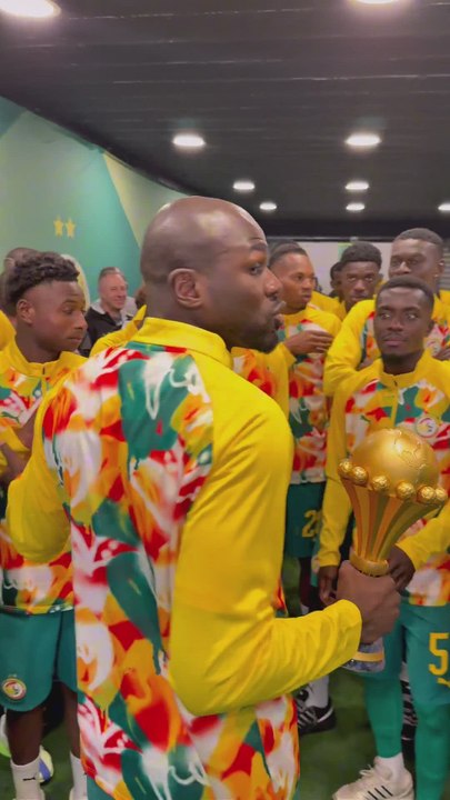 Senegal desafía a la CAF y ofrece el trofeo Copa África a sus compatriotas