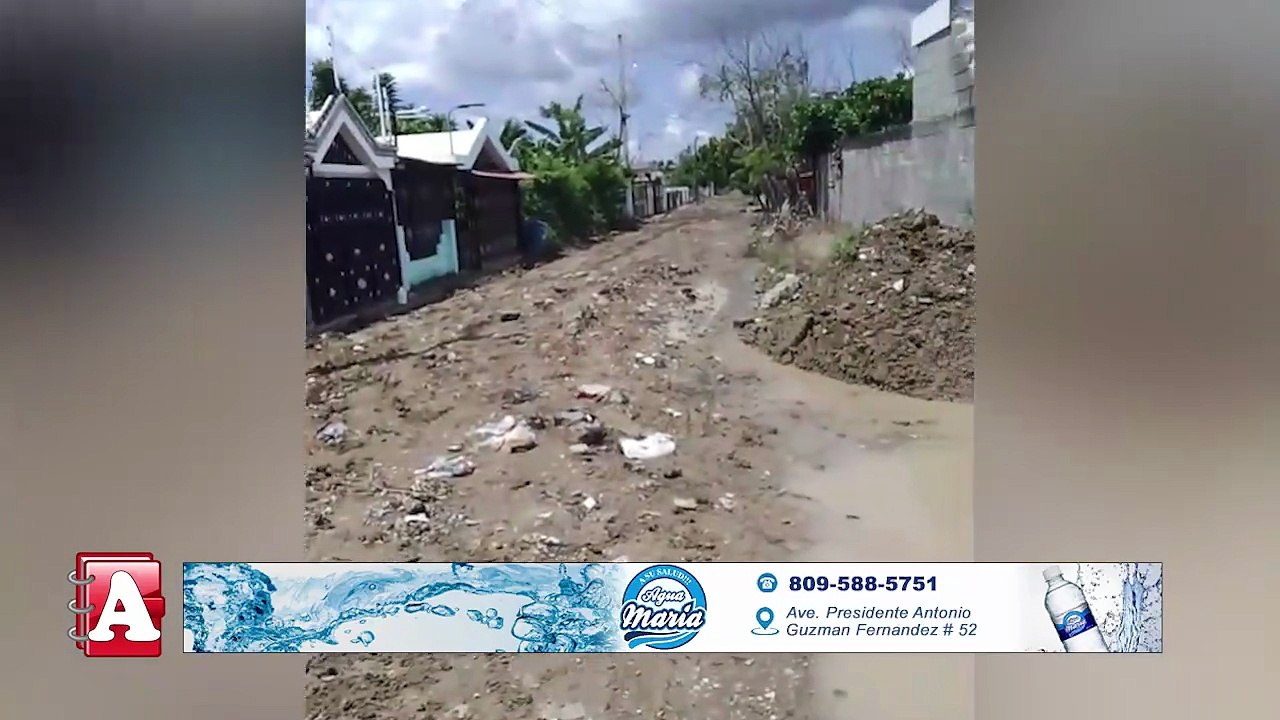 Vecinos de la Urbanización Toribio Camilo denuncian "desastre" tras trabajos de tuberías