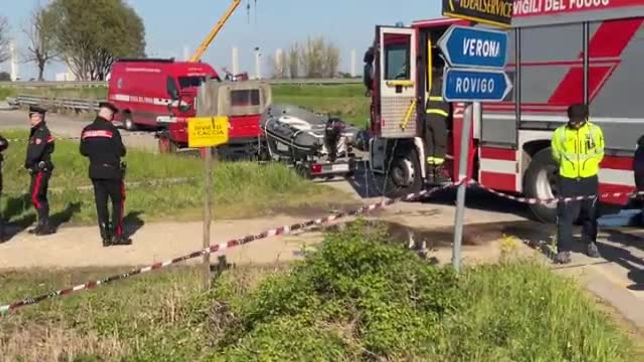 Donna e bimbo trovati morti in un laghetto a Castelguglielmo: l'intervento dei vigili del fuoco
