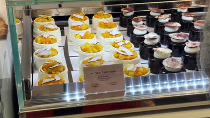 Saint-&Eacute;tienne : Mehdi Hadj Mebarek ouvre sa premi&egrave;re boutique et fait le bonheur des gourmands