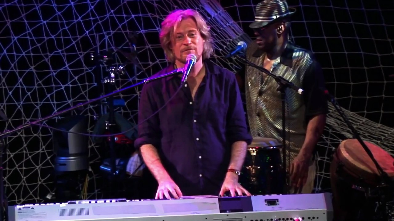 Abandoned Luncheonette - Daryl Hall & John Oates (live)