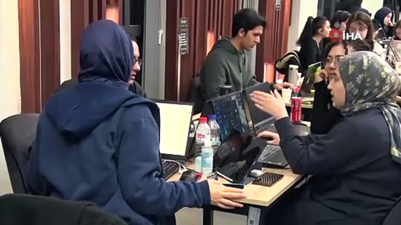 Gençleri uzayla buluşturan TUA Astro Hackathon Yarışması Kayseri'de başladı