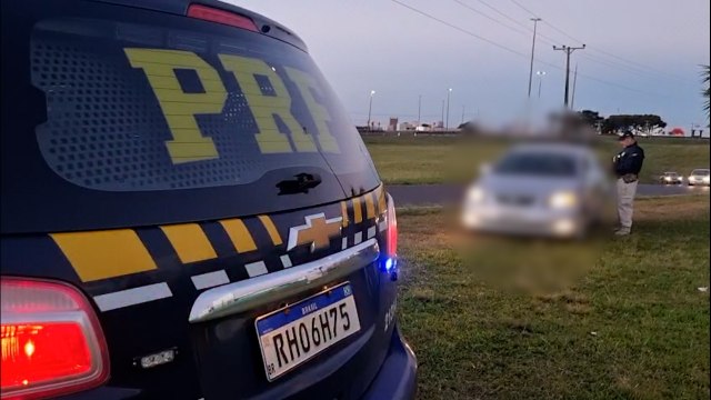 PRF realiza operação de fiscalização no Trevo do Guarujá, em Cascavel