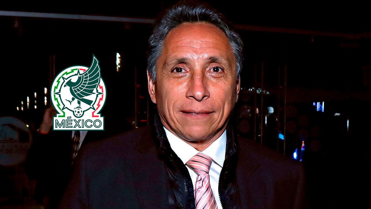 Manuel Negrete recibe homenaje en la reapertura del Estadio Azteca por el mejor gol en Mundiales