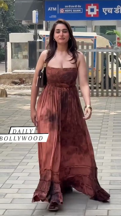 ☀️ Lisha Sharma in This Dreamy Maxi Dress! #LishaSharma #Fashion #SummerVibes