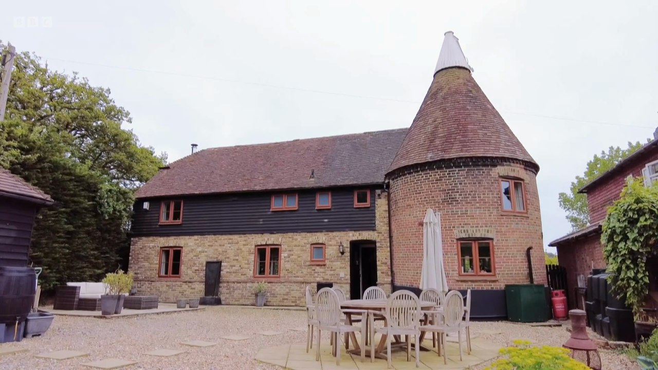 Escape To The Country S26E24 | East Sussex Farmhouse Dream & Animal-Friendly Home
