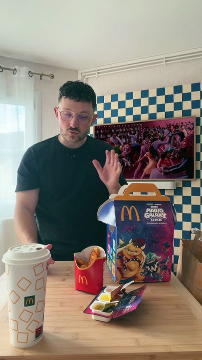 Je mange ce que la personne devant moi commande chez Mcdo #mcdonalds #defi #foodchallenge