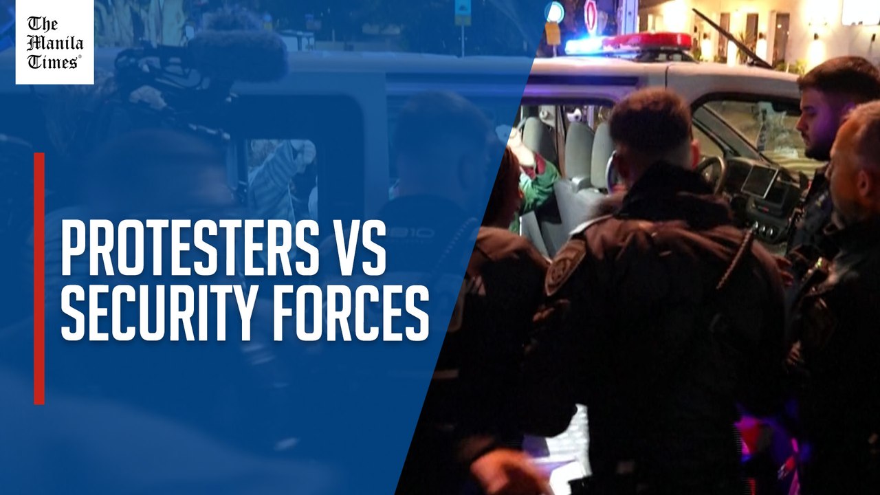 Clashes between anti-war protesters and security forces in Tel Aviv