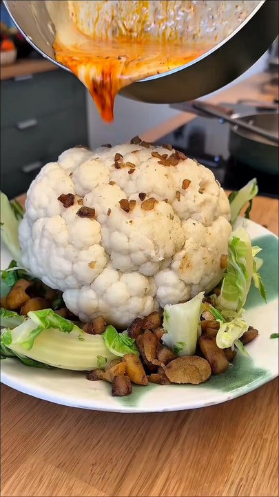 Chou fleur au gorgonzola Les frères Bergine sont de retour et quoi de mieux qu’un chou fleur pour se faire ce kiff ? #recettefacile #cuisinefacile #gourmand #cuisinemaison #yeschef