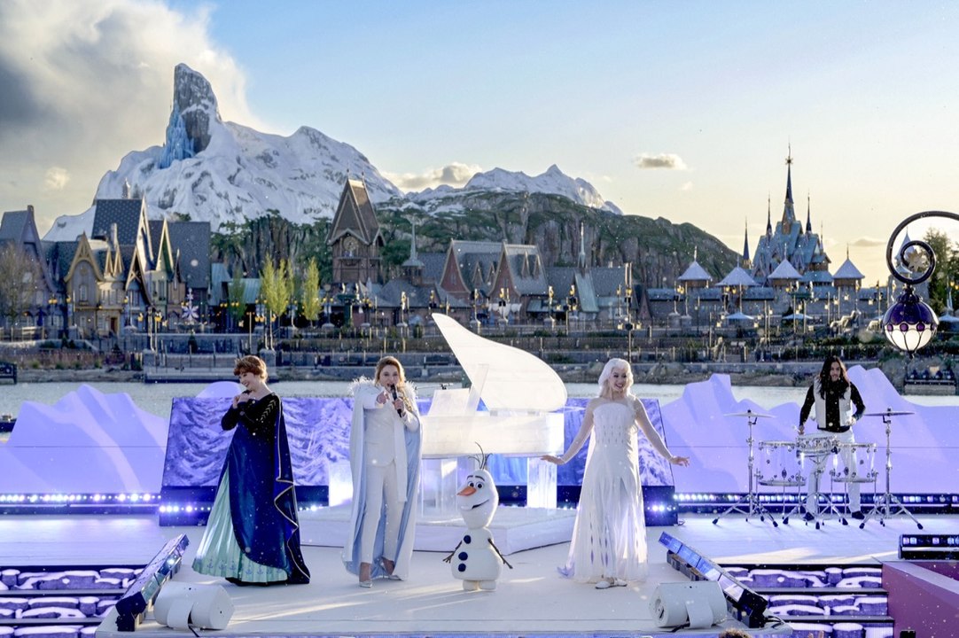 Disneyland Paris : village d'Arendelle, montagne du Nord... La Reine des Neiges accueille les visiteurs depuis ce dimanche dans son nouvel espace