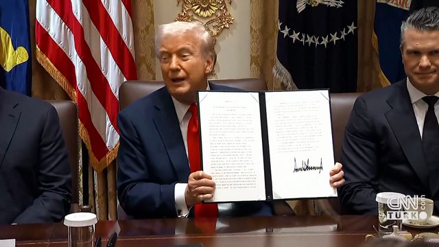 Daily Mail: Trump aksiyon filmi izler gibi savaş izliyor