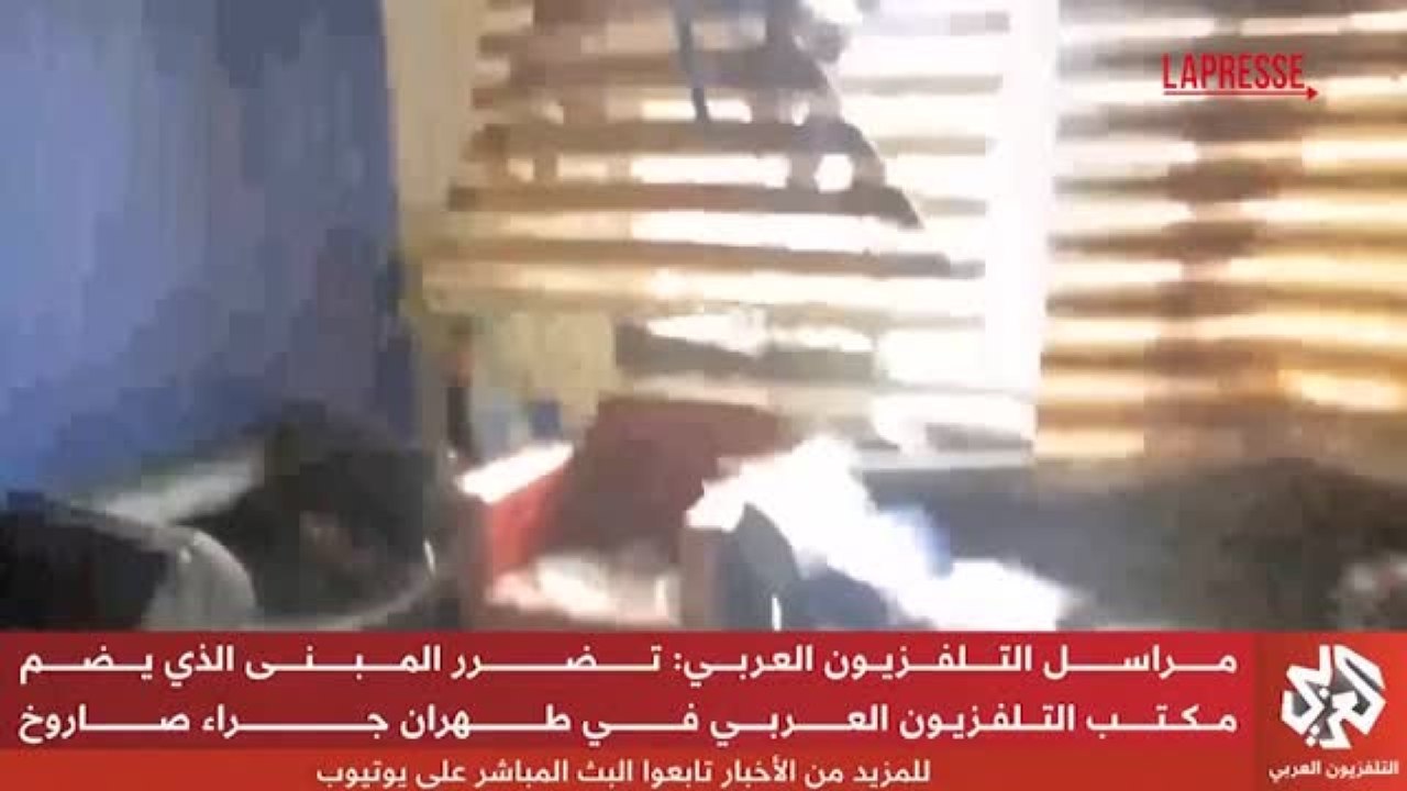 Iran, un missile israeliano distrugge la sede della tv Al Arabya a Teheran