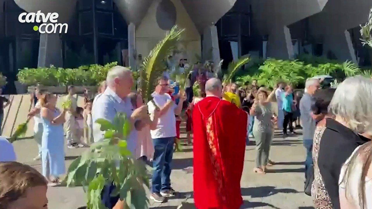 Procissão marca celebração de Domingo de Ramos na Catedral de Cascavel