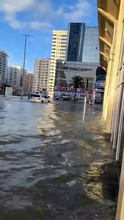 Roads Flooded After Heavy Rainfall in Sharjah UAE 🇦🇪 | Severe Weather Update 29 March 2026