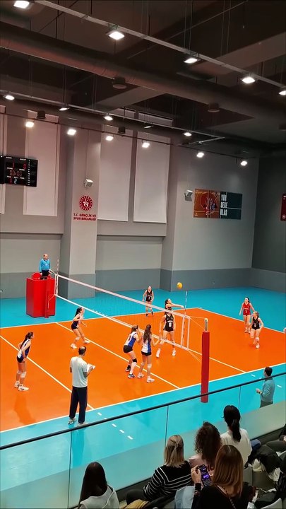 İkinci Set Başı - Beşiktaş v İBB Spor - Küçük Kızlar Süper Ligi Final Grubu 8. Hafta