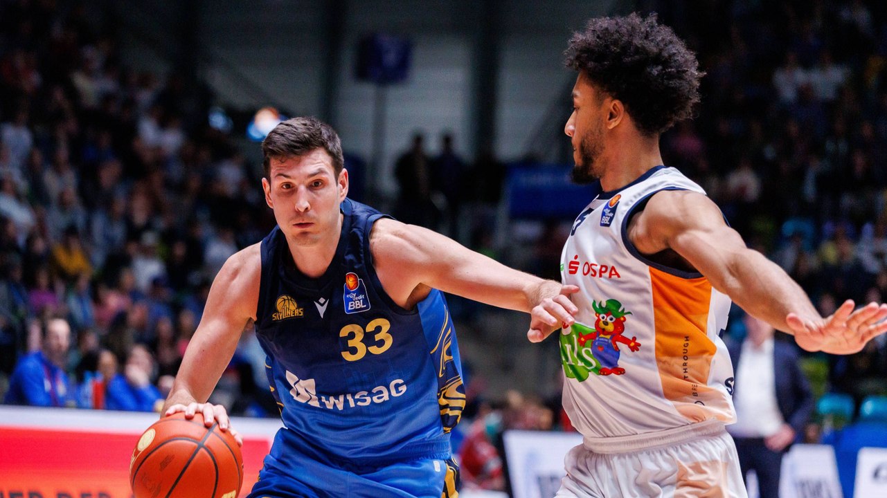 Skyliners schießen gegen Rostock die Lichter aus