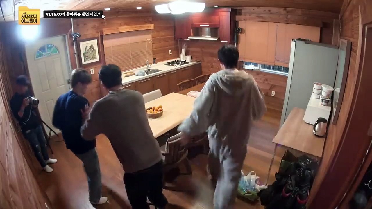 숙소를 쉴 틈 없이 뛰어다니는 Don't Mess Up EXO Tempo⏳ ❮엑사세5❯ 하드털이 #14