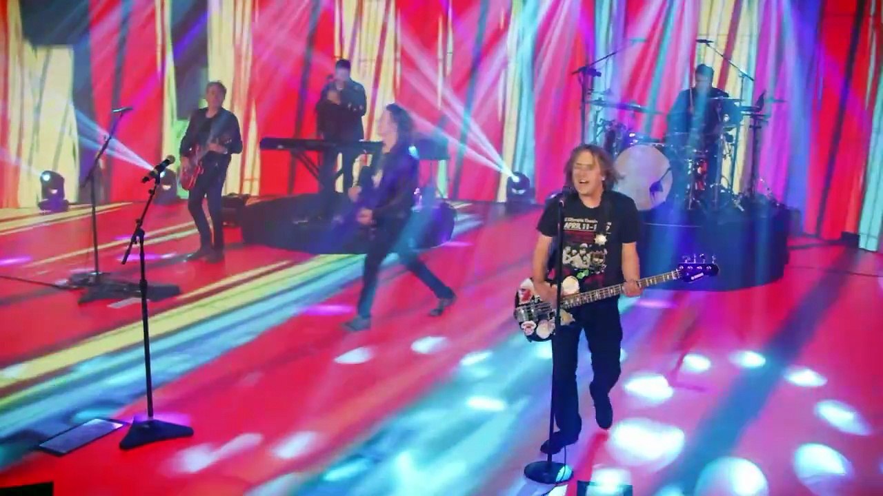 Bringing On the Light - The Goo Goo Dolls (live)