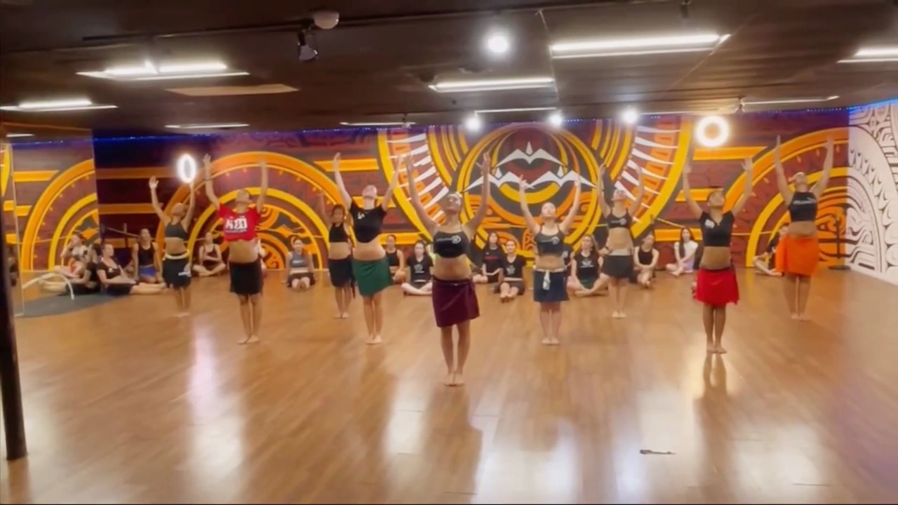 Amazing Tahitian Dance Performance 🔥 Polynesian Dance Moves #tahitiandance #polynesiandance #dance #viralvideo #danceperformance #trending #dancevideo #hula #viral