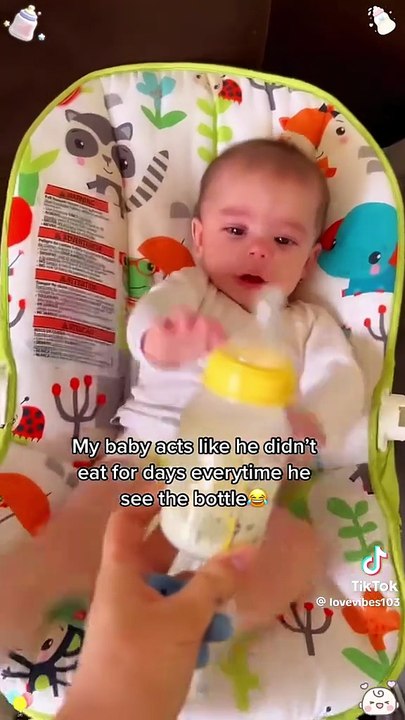 Süße Babys beim Essen