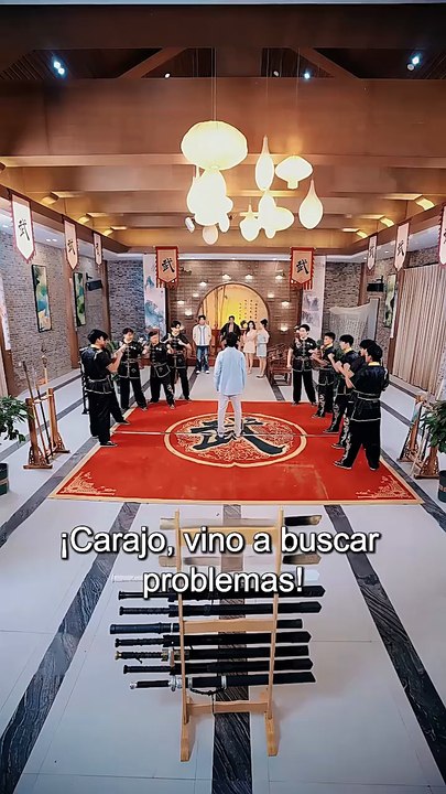 De hijo abandonado a rey del bajo mundo (Doblado) - FULL | Reelshort