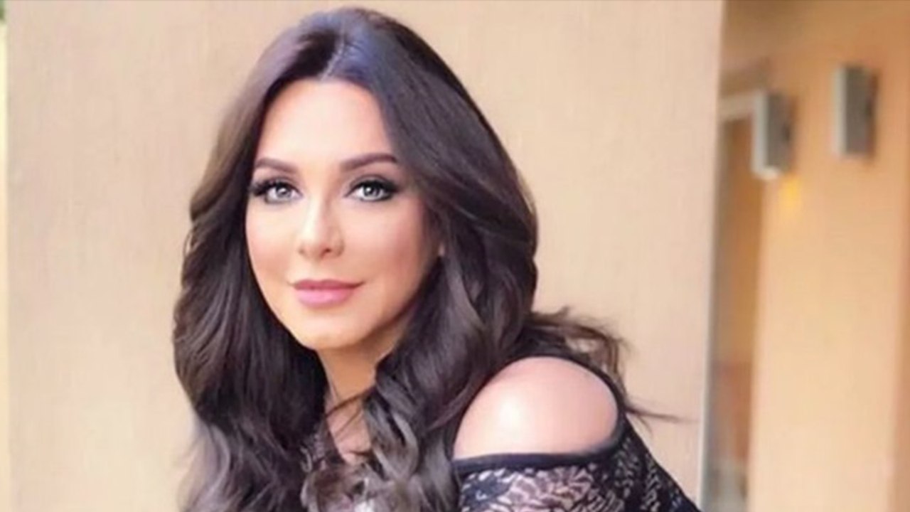 سلاف فواخرجي ترد لأول مرة عن تجسيدها دور أسماء الأسد