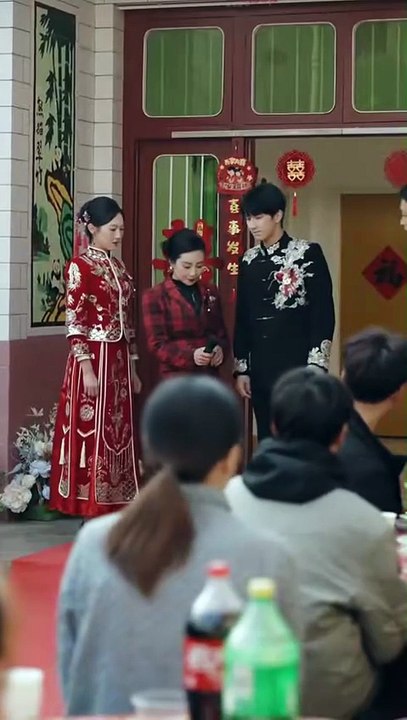 (88) After the end of her rebirth, she secretly proudly gave up her fiancé to her adoptive sister, and in the contempt and contempt of the whole family, she married that sick and weak husband in a high-profile manner, making a chic comeback that shocked e