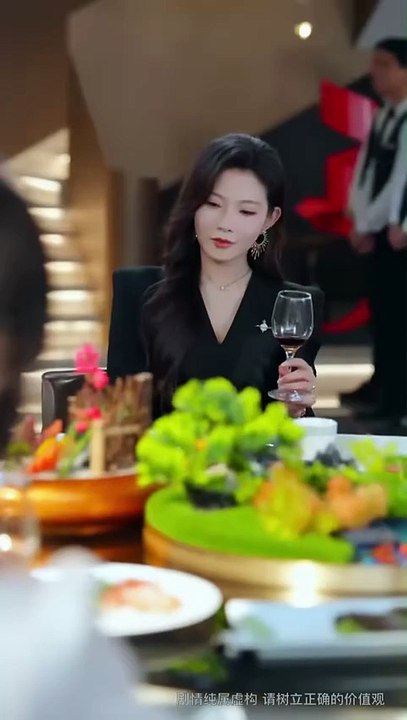 (88) End: Her husband, who has always been cautious in doing things and never disappointed her, peeled the shrimp for the intern in public, she smiled and endured it, and after returning home, she bought ten pounds of shrimp directly and handed it to him