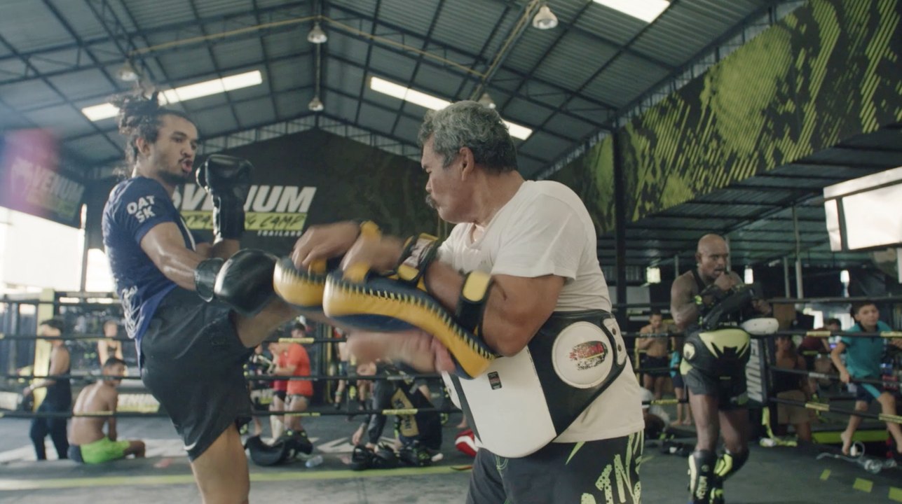 Sinsamut's intense pad work