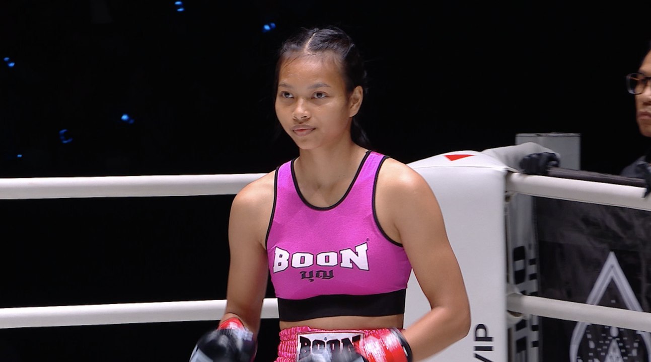 SUPERGIRL ANNA JAROONSAK'S BOUT HIGHLIGHTS