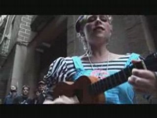 Videotapas Uni and he Ukelele I'm On My Way