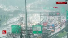 İstanbul’da sağanak yağış trafiği olumsuz etkiledi