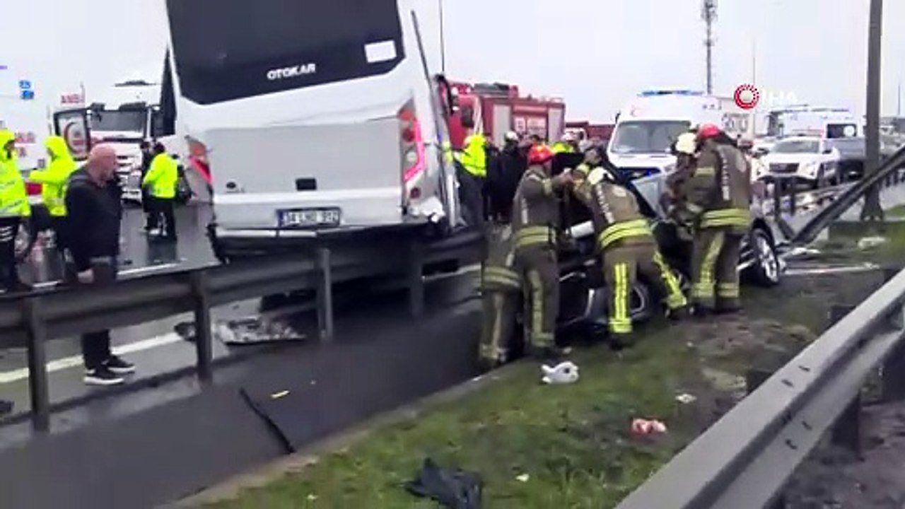 Kuzey Marmara Otoyolu’nda kaza: 1 polis şehit oldu 16 polis yaralandı