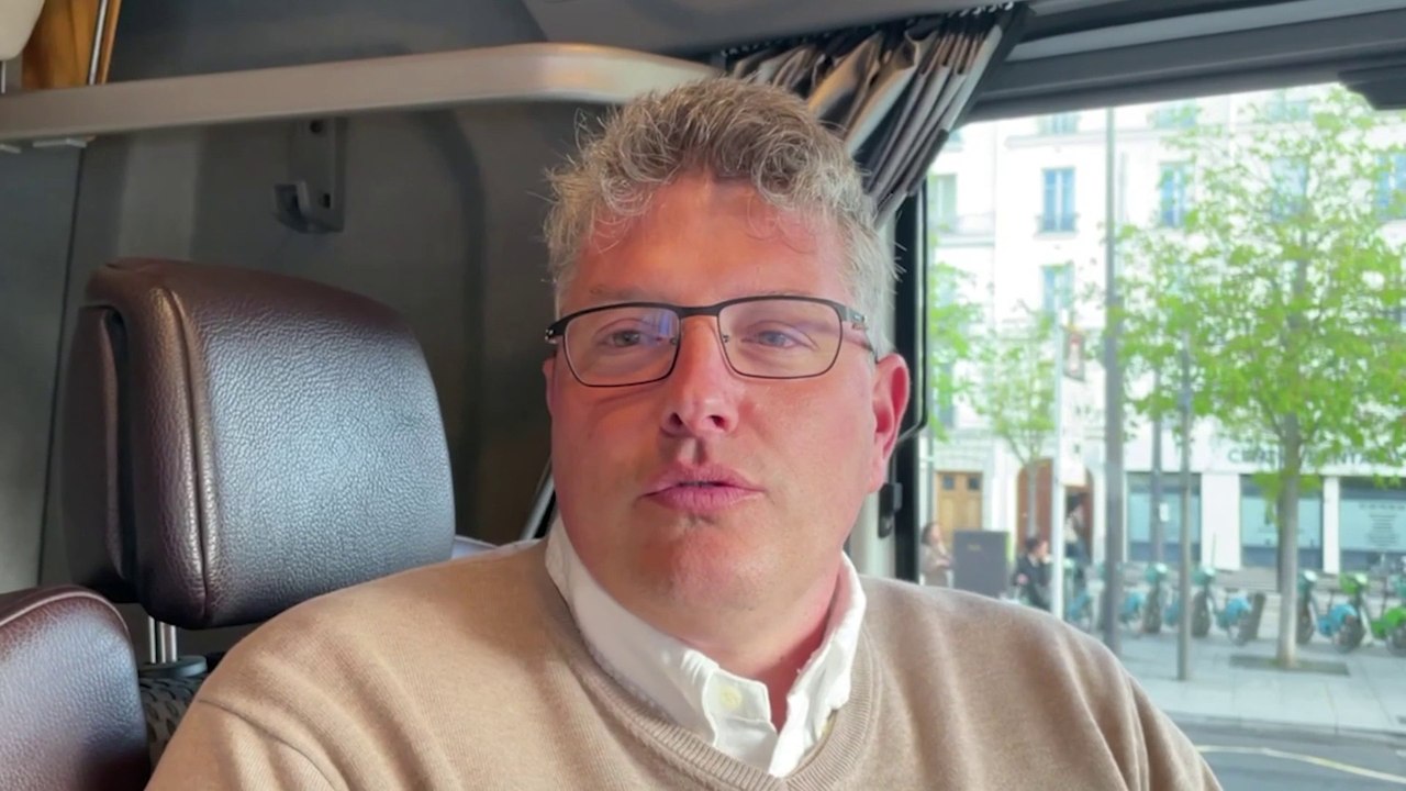 Paris : opération escargot de dizaines de cars et camions sur le périphérique