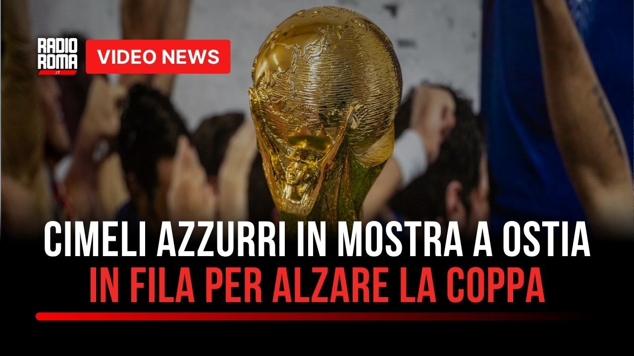 La Coppa del Mondo sbarca a Ostia: folla alla mostra “Un Secolo d’Azzurro”