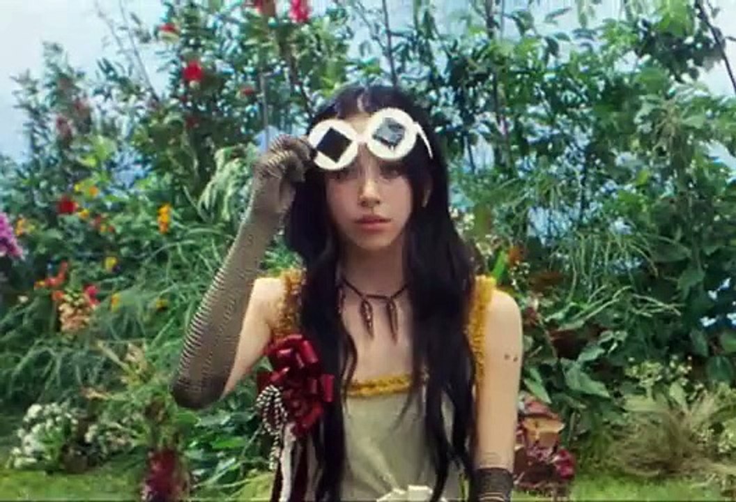 CHAEYOUNG “SHOOT (Firecracker)” MV