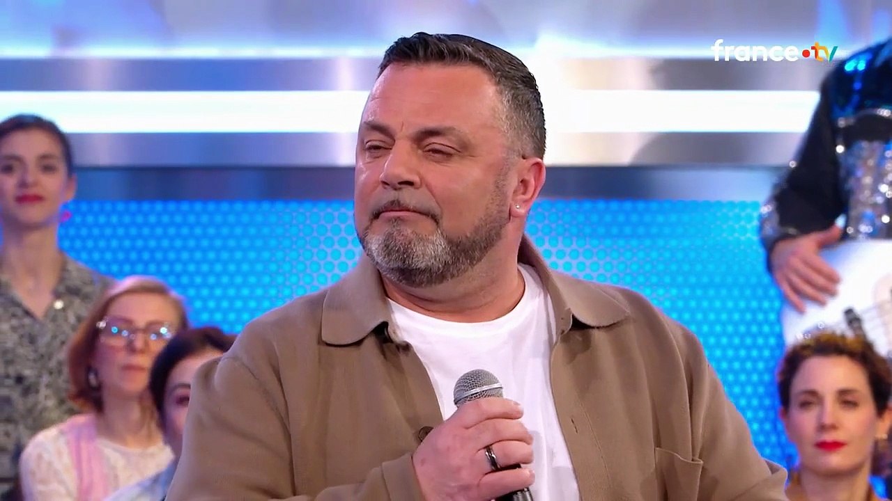 VOICI - "Je vous jure que c'est vrai" : Nagui raconte une anecdote improbable lors d'un séjour au Costa Rica (ZAPTV)