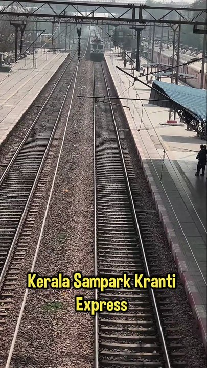 India's Longest Sampark Kranti! Kerala Sampark Kranti with TKD WAP-7