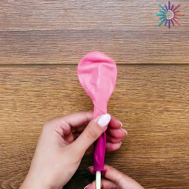 DIY balloon garland magic for fabulous parties! 🎈✨