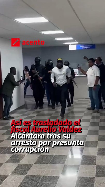 Así es trasladado el fiscal Aurelio Valdez Alcántara tras su arresto por presunta corrupción