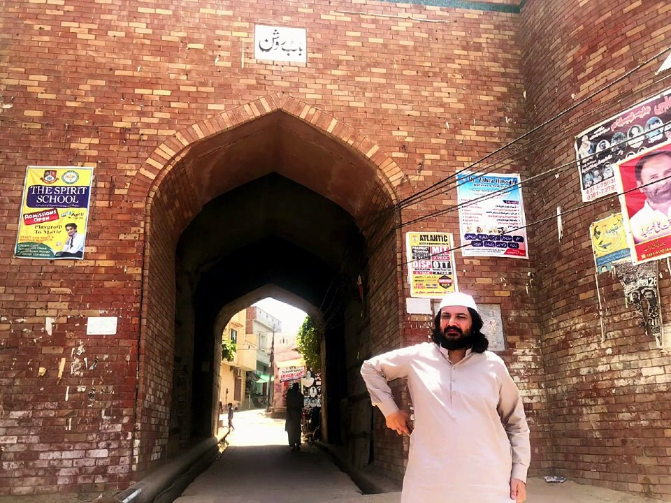 مُرشد کریم کے ہمراہ مُرکیاں گھرانے کے چشم و چراغ