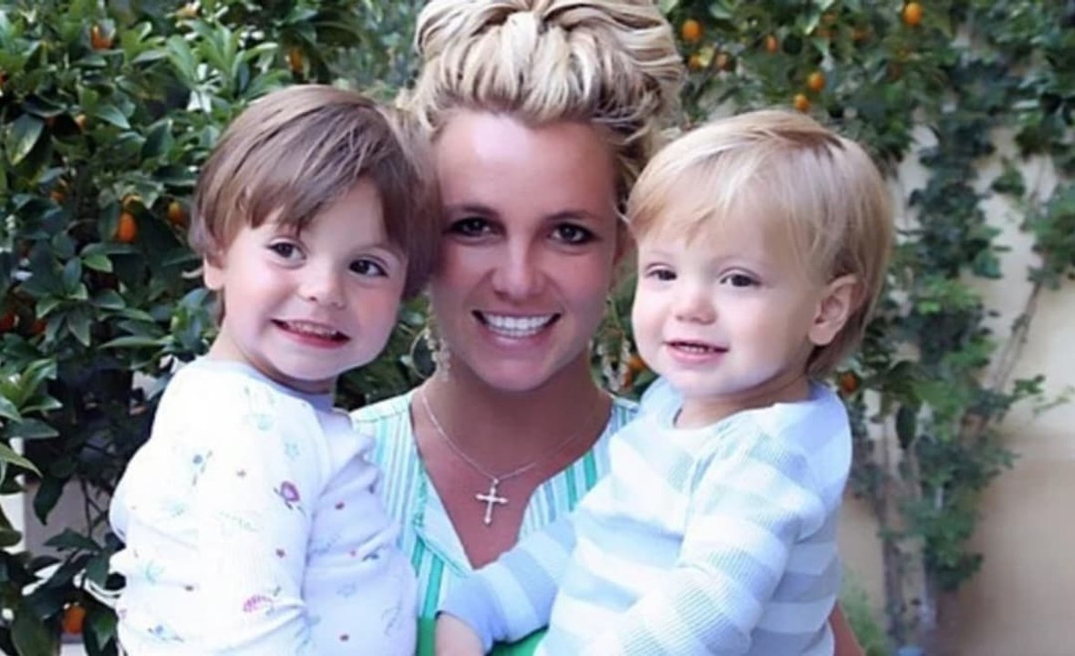 Britney Spears reaparece junto a sus hijos después de su arresto