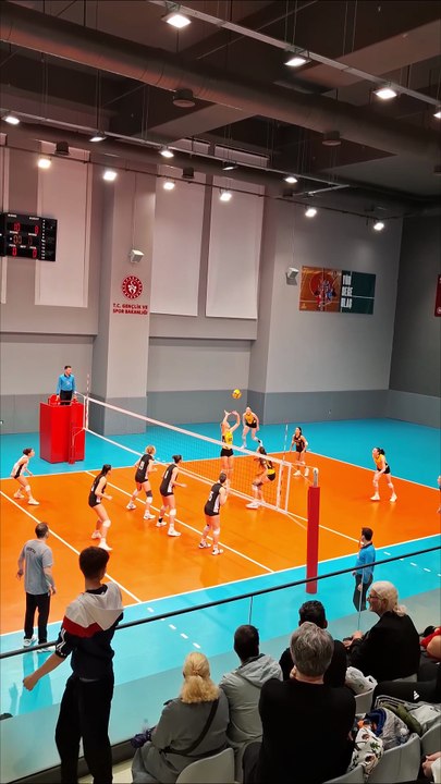 İlk Set Sonucu - Beşiktaş 27-29 VakıfBank - Genç Kızlar Süper Ligi 14. Hafta