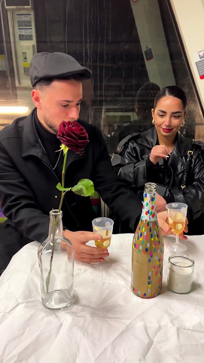 Date on a Train 🌹🥰