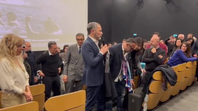 «La Salita», sale gremite e applausi per l'opera prima di Massimiliano Gallo alla regia
