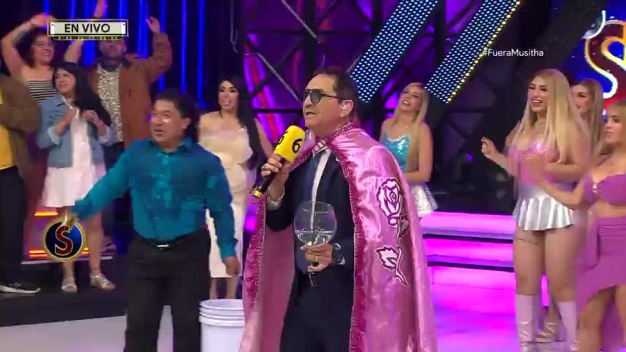 Ernesto Gabriel baña a todos en el estudio